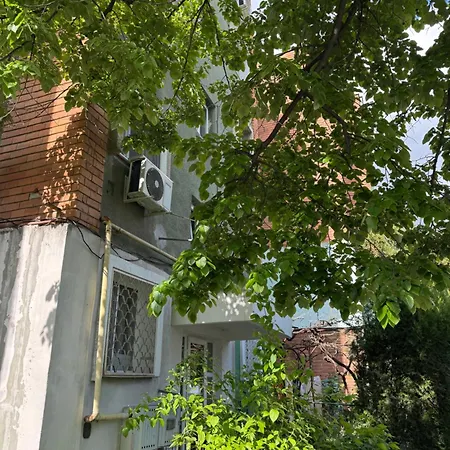 Modern 3br Near Nicolae Romanescu Park Craiova